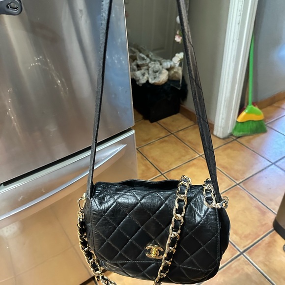 Chanel Vintage 24k hardware Beauty♥️ - Picture 2 of 10